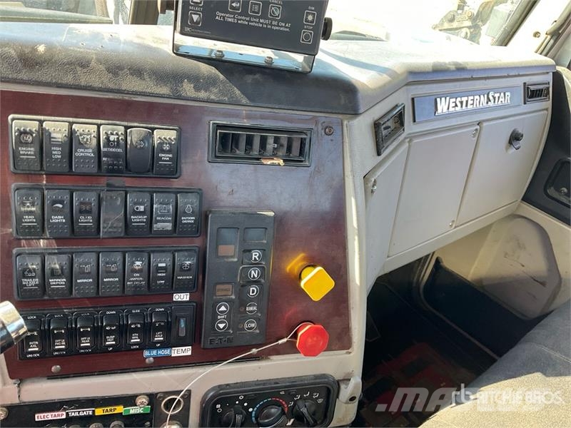 Western Star 4900 8x4 Heavy Haul Tri/A Day Cab Truck Tractor Влекачи