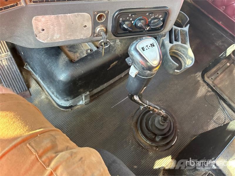 Western Star 4900 8x4 Twin-Steer T/A Dump Truck 덤프 트럭