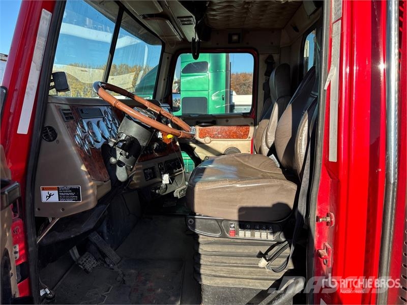 Western Star 4900 8x4 Twin-Steer T/A Dump Truck Camion benne