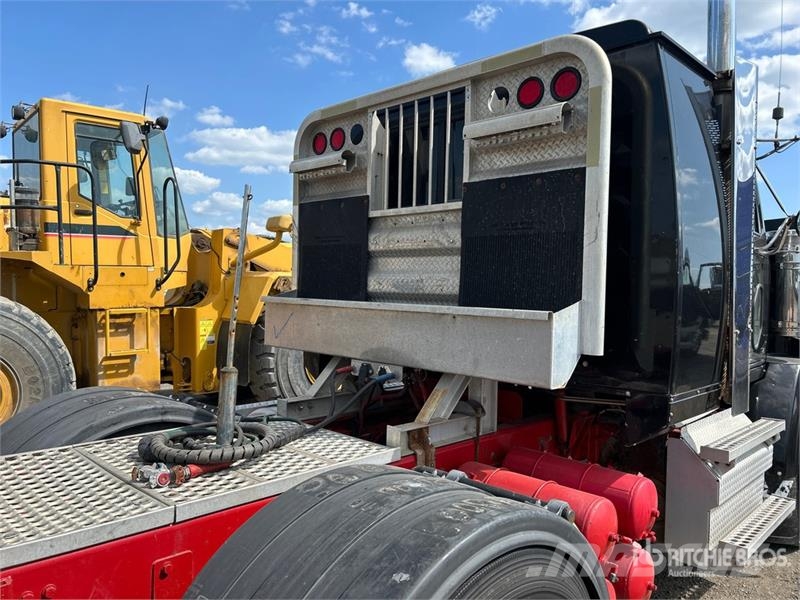 Western Star 4900 8x4 Tri/A Sleeper Truck Tractor Влекачи