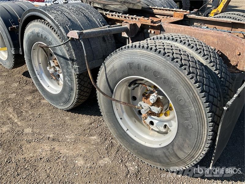Western Star 4900 8x4 Heavy Haul Tri/A Day Cab Truck Tractor Влекачи