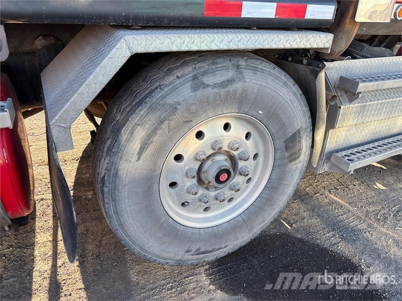 Western Star 4900 8x4 Twin-Steer T/A Dump Truck Camion benne