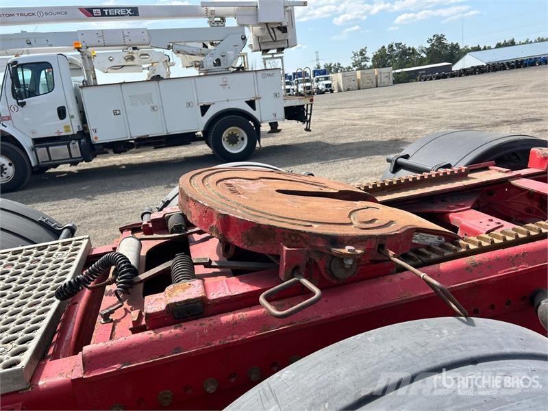 Western Star 4900 8x4 Tri/A Sleeper Truck Tractor Влекачи