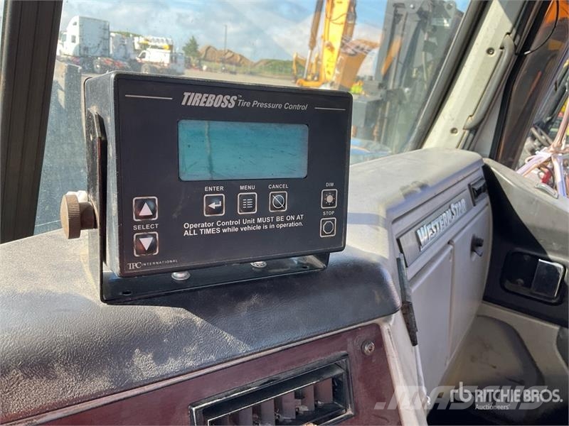 Western Star 4900 8x4 Heavy Haul Tri/A Day Cab Truck Tractor Влекачи