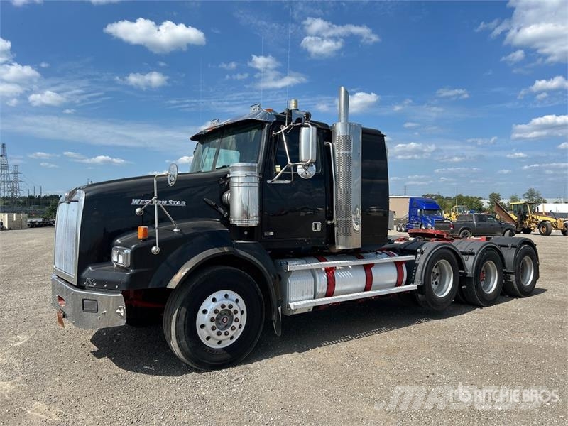 Western Star 4900 8x4 Tri/A Sleeper Truck Tractor Влекачи