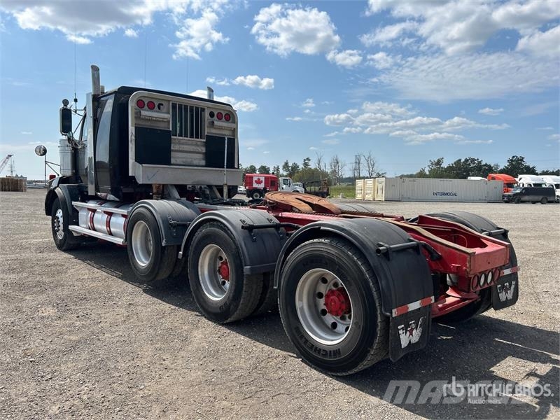 Western Star 4900 8x4 Tri/A Sleeper Truck Tractor Влекачи