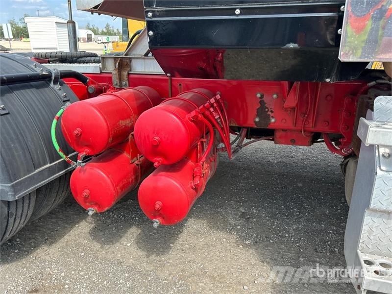 Western Star 4900 8x4 Tri/A Sleeper Truck Tractor Влекачи