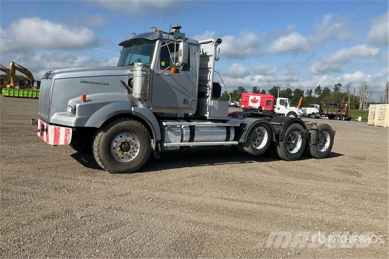 Western Star 4900 8x4 Heavy Haul Tri/A Day Cab Truck Tractor Влекачи