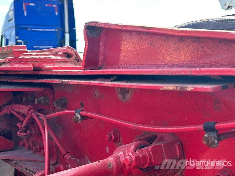 Western Star 4900 8x4 Tri/A Sleeper Truck Tractor Влекачи