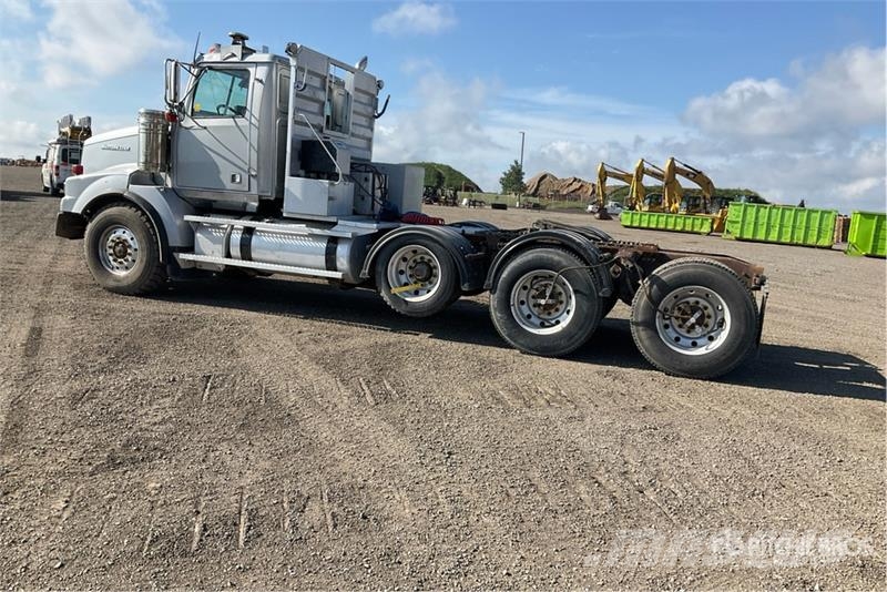 Western Star 4900 8x4 Heavy Haul Tri/A Day Cab Truck Tractor Влекачи