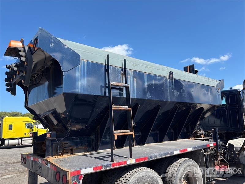 Western Star 4900 8x4 Twin-Steer Snow Plow Truck Municipal / general purpose vehicles