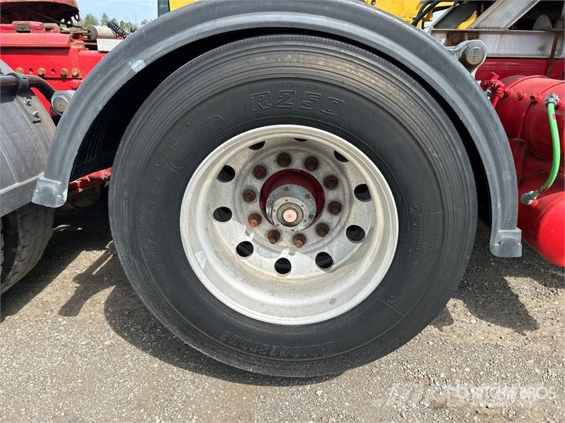 Western Star 4900 8x4 Tri/A Sleeper Truck Tractor Влекачи