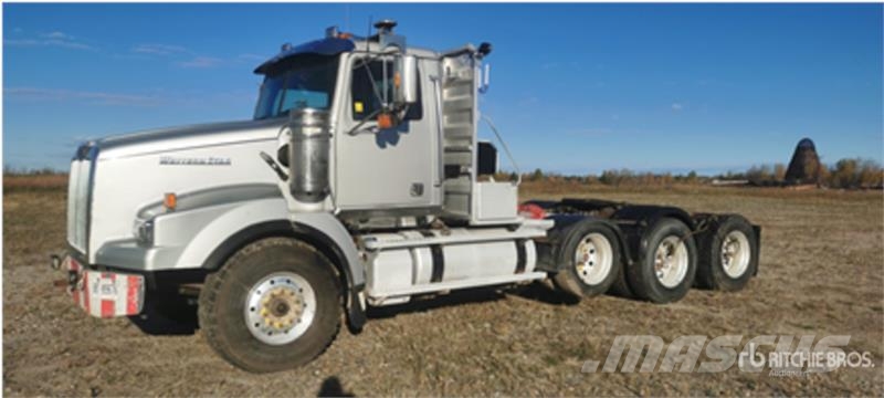 Western Star 4900 8x4 Heavy Haul Tri/A Day Cab Truck Tractor Влекачи