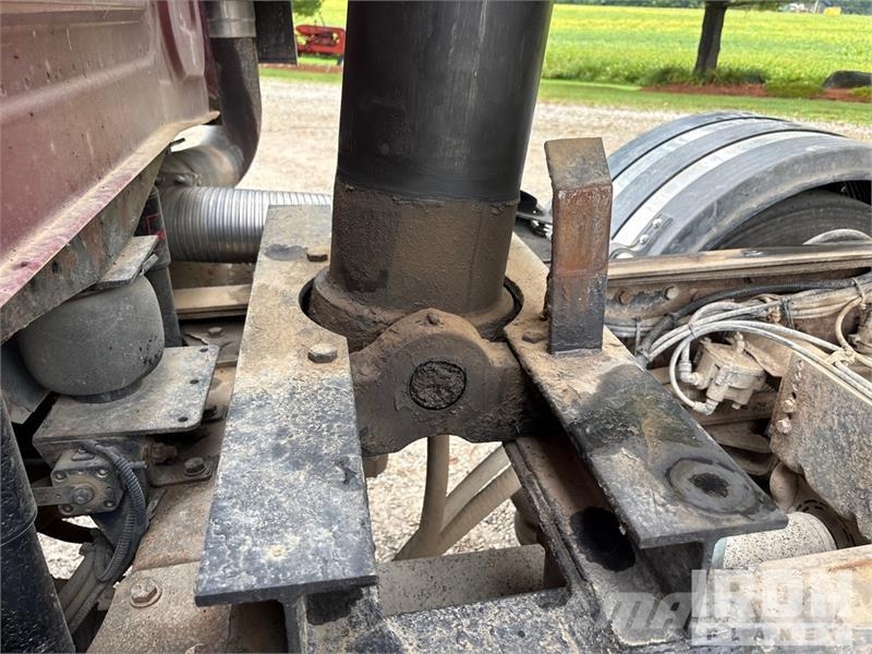 Western Star 4900 8x4 Tri/A Dump Truck Kipper