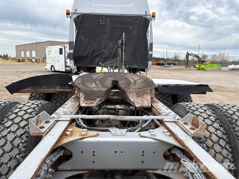 Western Star 4900 8x6 Tri/A Sleeper Truck Tractor Влекачи
