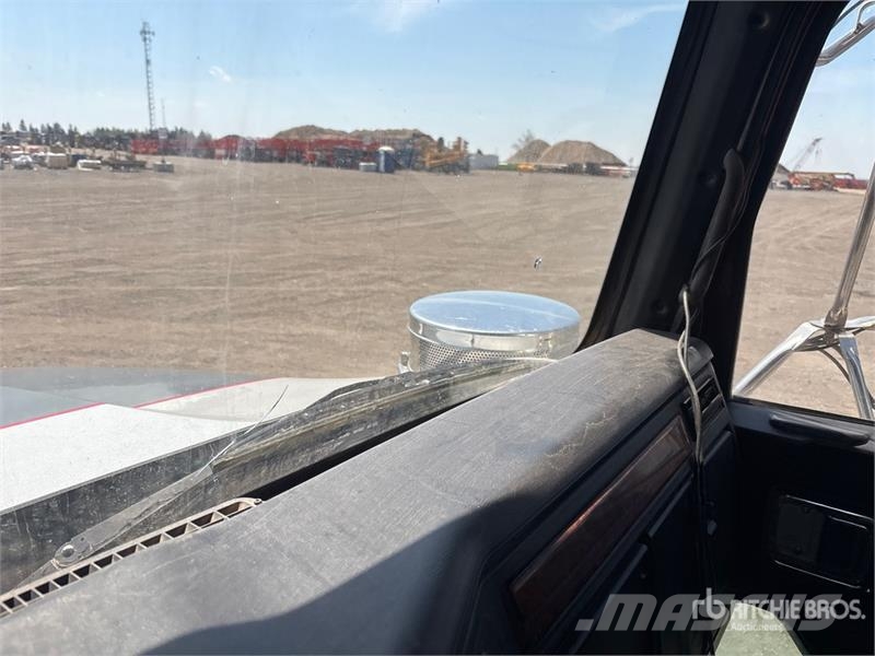 Western Star 4900 8x6 Tri/A Sleeper Truck Tractor Влекачи