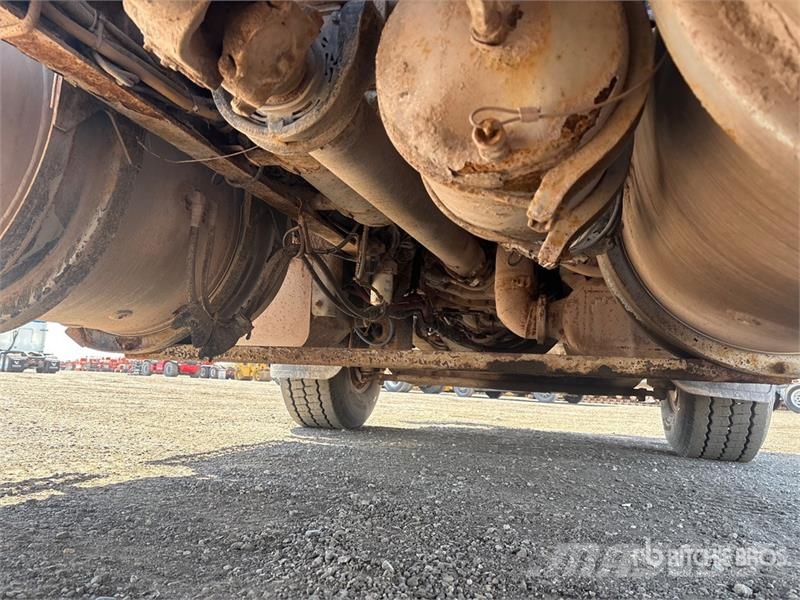 Western Star 4900 8x6 Tri/A Sleeper Truck Tractor Влекачи