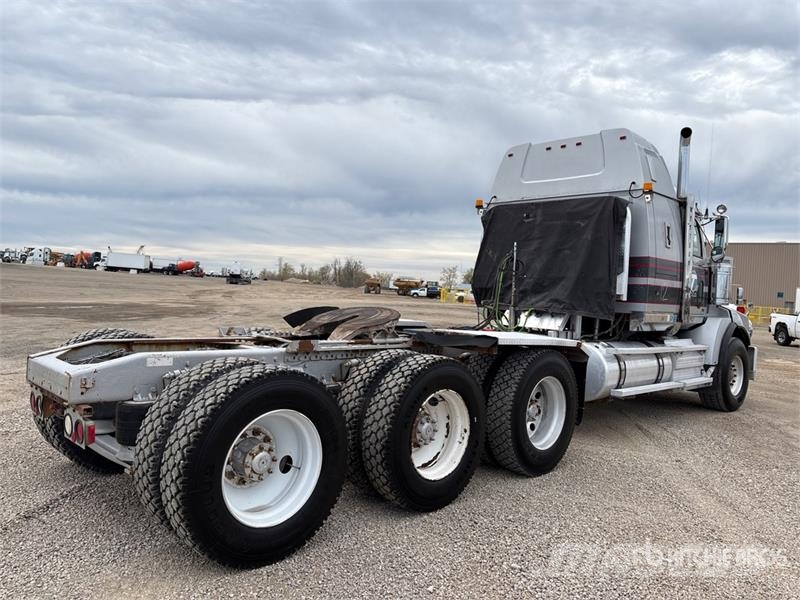 Western Star 4900 8x6 Tri/A Sleeper Truck Tractor Влекачи