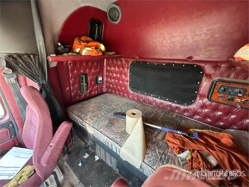 Western Star 4900 8x6 Tri/A Sleeper Truck Tractor Влекачи