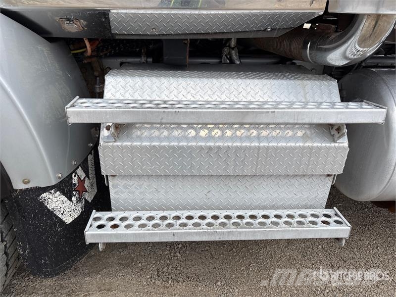 Western Star 4900 8x6 Tri/A Sleeper Truck Tractor Влекачи