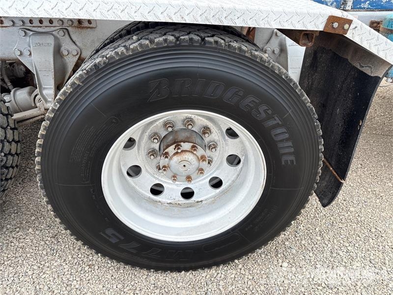 Western Star 4900 8x6 Tri/A Sleeper Truck Tractor Влекачи