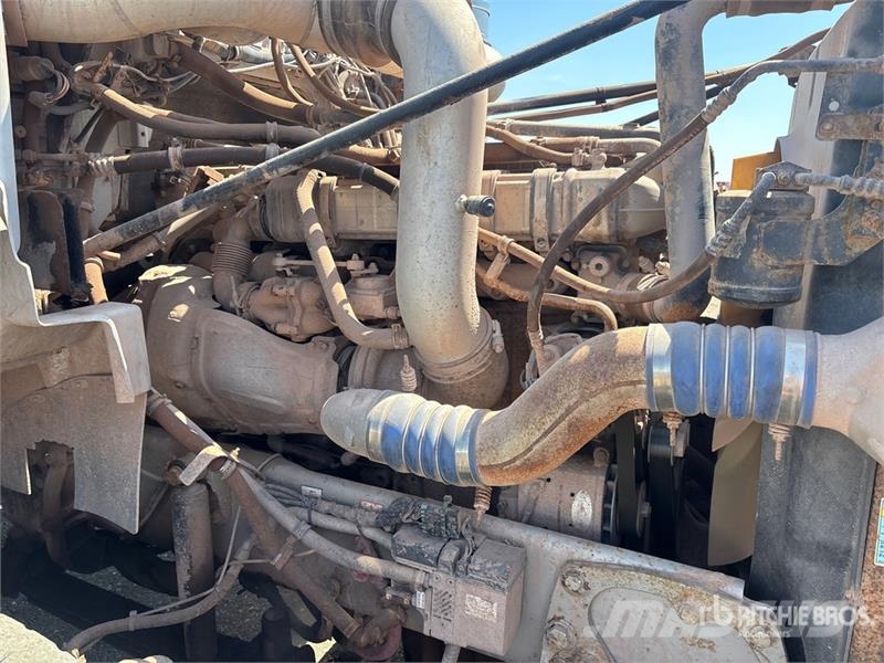 Western Star 4900 8x6 Tri/A Sleeper Truck Tractor Влекачи