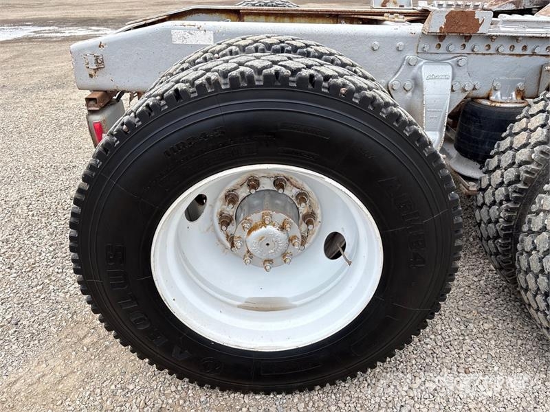 Western Star 4900 8x6 Tri/A Sleeper Truck Tractor Влекачи