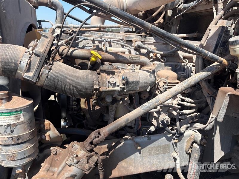 Western Star 4900 8x6 Tri/A Sleeper Truck Tractor Влекачи