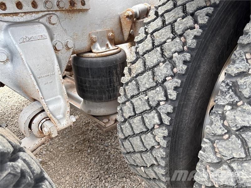 Western Star 4900 8x6 Tri/A Sleeper Truck Tractor Влекачи