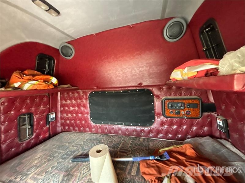 Western Star 4900 8x6 Tri/A Sleeper Truck Tractor Влекачи