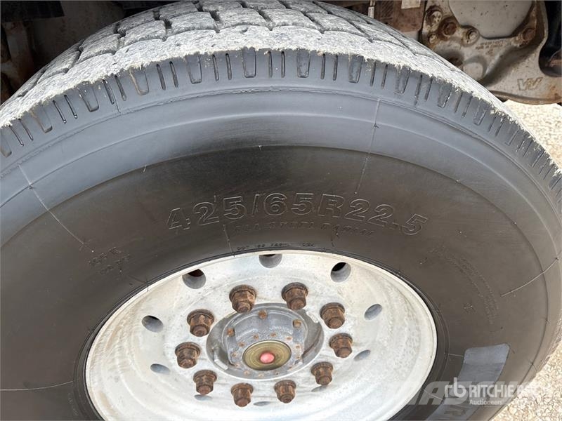 Western Star 4900 8x6 Tri/A Sleeper Truck Tractor Влекачи