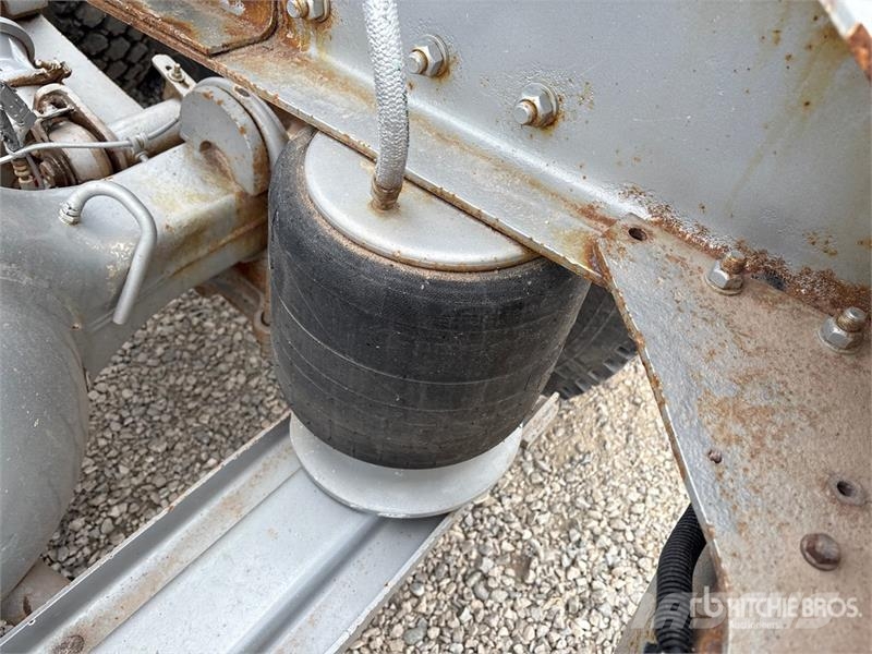 Western Star 4900 8x6 Tri/A Sleeper Truck Tractor Влекачи