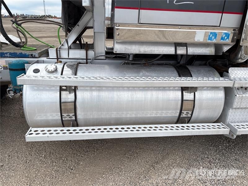 Western Star 4900 8x6 Tri/A Sleeper Truck Tractor Влекачи