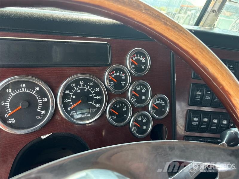 Western Star 4900 FA 6x4 T/A Sleeper Truck Tractor Седельные тягачи