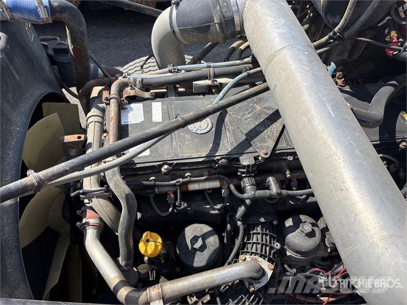 Western Star 4900 FA 6x4 T/A Sleeper Truck Tractor Седельные тягачи