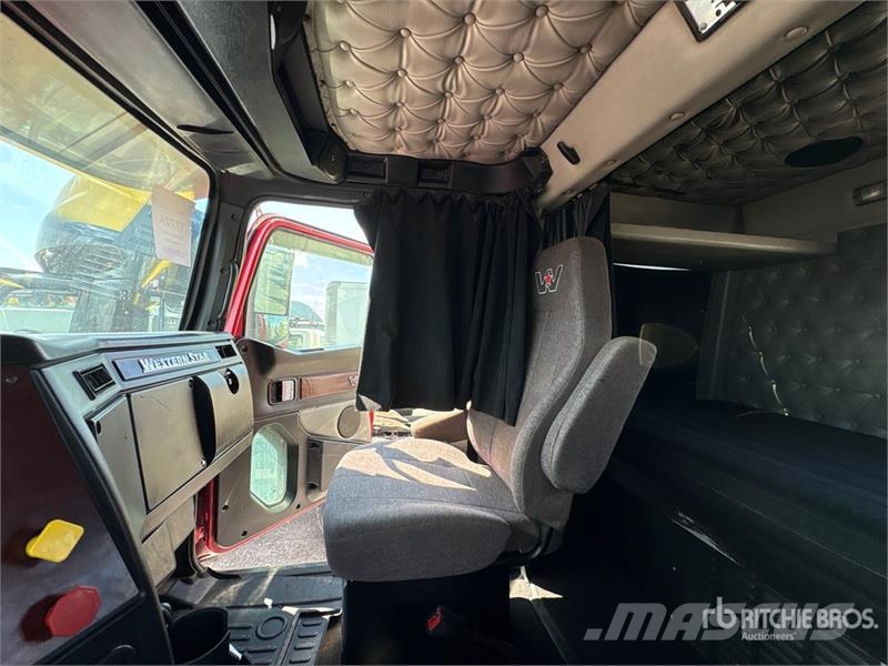 Western Star 4900 FA 6x4 T/A Sleeper Truck Tractor Седельные тягачи