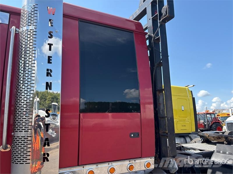 Western Star 4900 FA 6x4 T/A Sleeper Truck Tractor Седельные тягачи