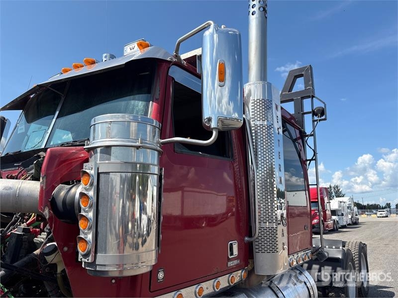 Western Star 4900 FA 6x4 T/A Sleeper Truck Tractor Седельные тягачи
