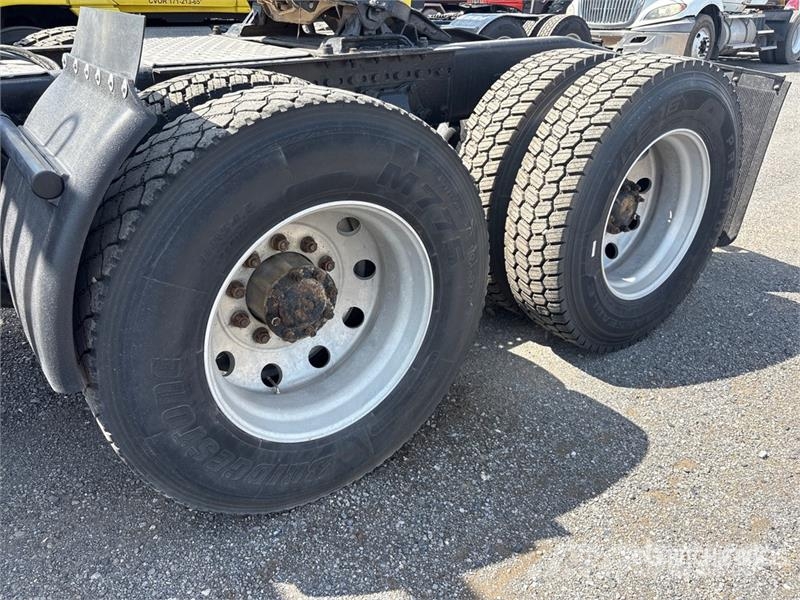Western Star 4900 FA 6x4 T/A Sleeper Truck Tractor Седельные тягачи