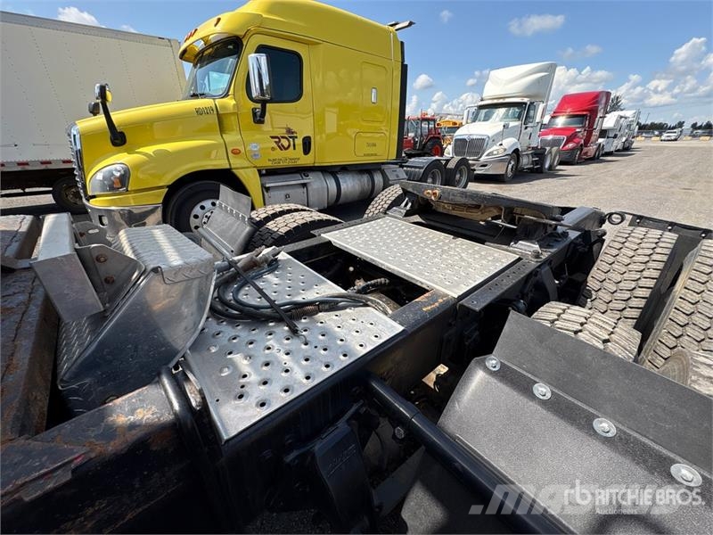 Western Star 4900 FA 6x4 T/A Sleeper Truck Tractor Седельные тягачи