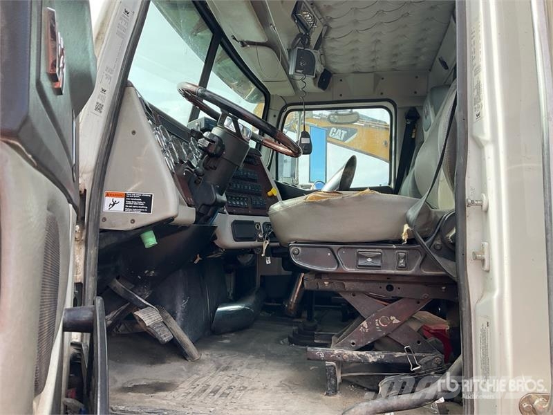 Western Star 4900 SA 6x4 T/A Day Cab Truck Tractor Vilcēji