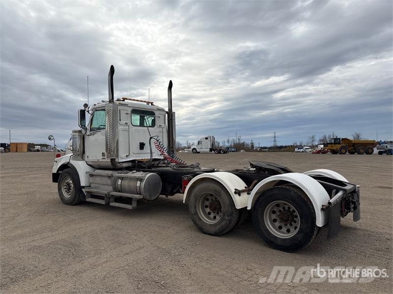 Western Star 4900 SA 6x4 T/A Day Cab Truck Tractor Cabezas tractoras