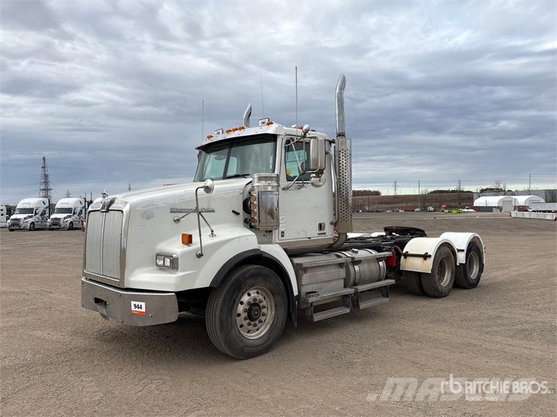 Western Star 4900 SA 6x4 T/A Day Cab Truck Tractor Cabezas tractoras