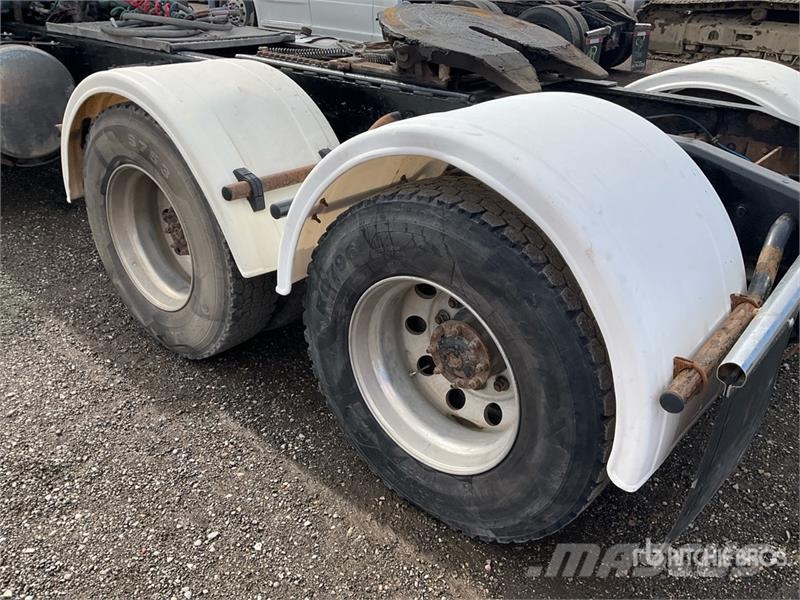 Western Star 4900 SA 6x4 T/A Day Cab Truck Tractor Vilcēji