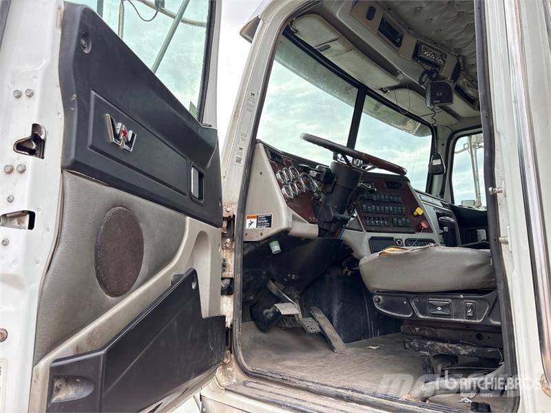 Western Star 4900 SA 6x4 T/A Day Cab Truck Tractor Cabezas tractoras