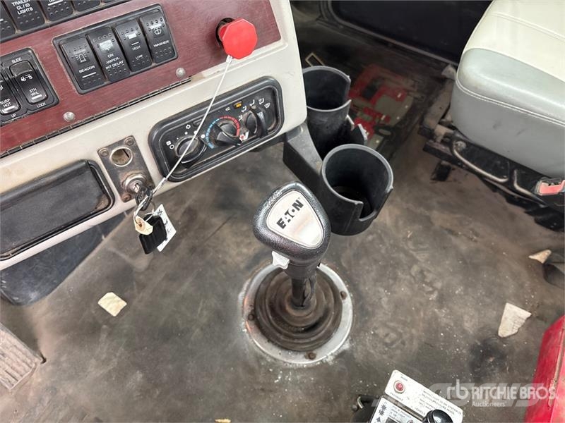 Western Star 4900 SA 6x4 T/A Day Cab Truck Tractor Cabezas tractoras