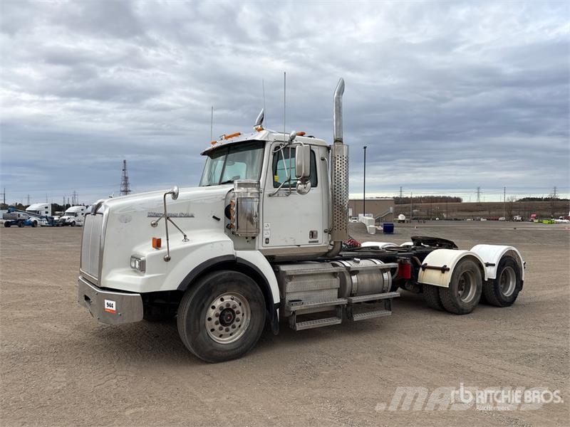 Western Star 4900 SA 6x4 T/A Day Cab Truck Tractor Cabezas tractoras