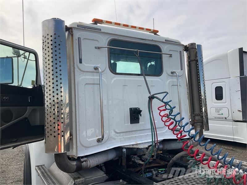 Western Star 4900 SA 6x4 T/A Day Cab Truck Tractor Vilcēji