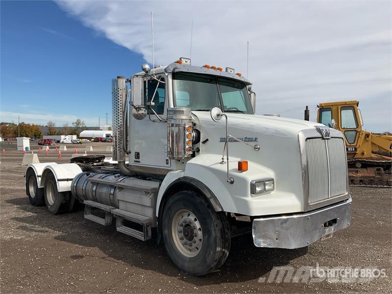 Western Star 4900 SA 6x4 T/A Day Cab Truck Tractor Vilcēji
