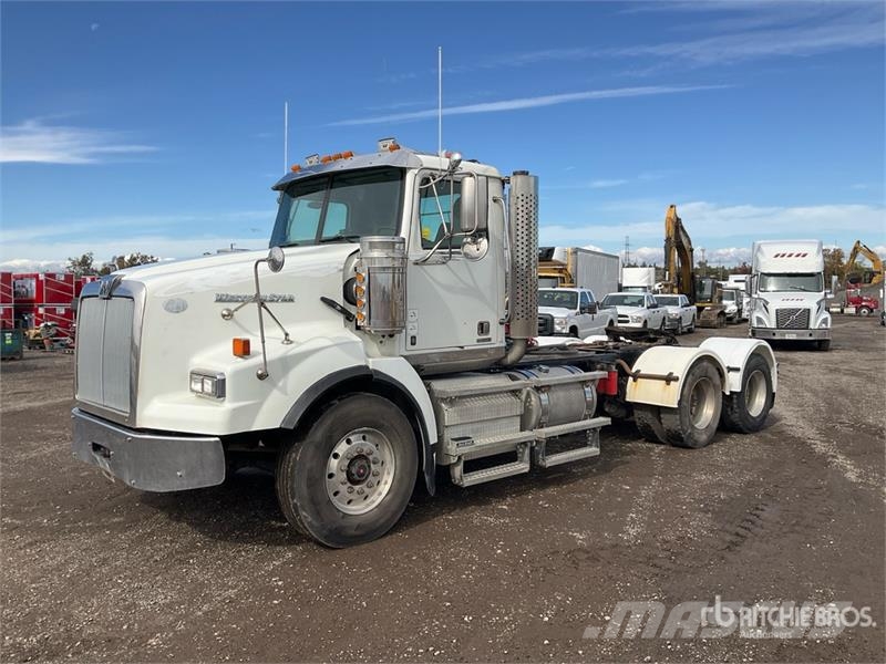 Western Star 4900 SA 6x4 T/A Day Cab Truck Tractor Vilcēji